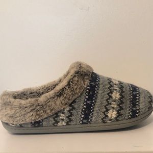 NWOT Dearfoams slippers size 7 Faux fur Blue and Gray